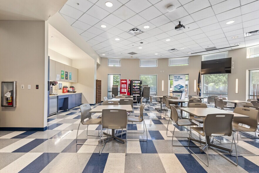 More Photos Of 1906 Eraste Landry Rd, Lafayette Office For Sale