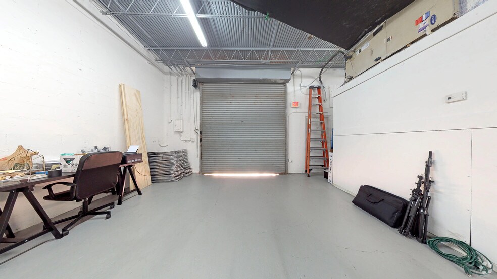 More Photos Of 4032-4046 NE 6th Ave, Oakland Park Warehouse For Lease
