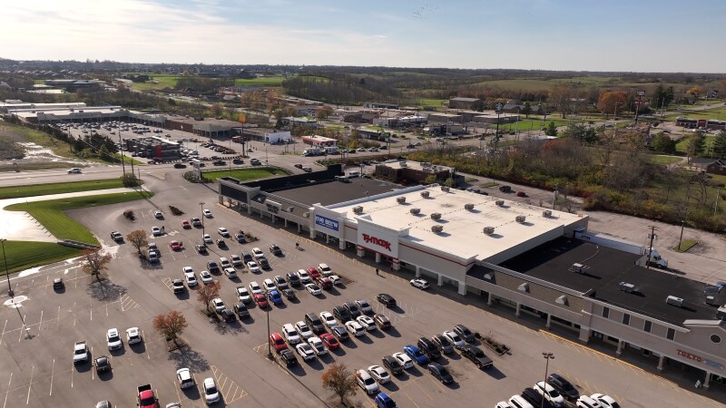 More Photos Of 5 Shoppers Dr, Winchester Freestanding For Lease