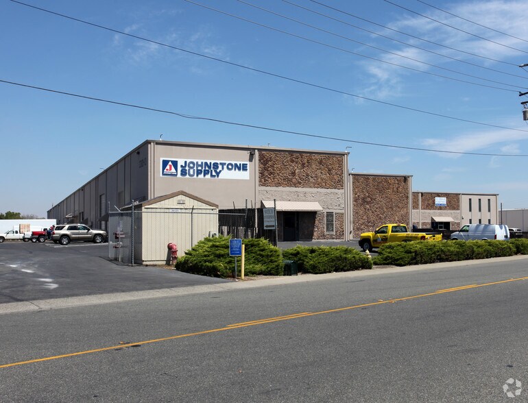 More Photos Of 3301-3325 Orange Grove Ave, North Hghlds, North Highlands Warehouse For Sale