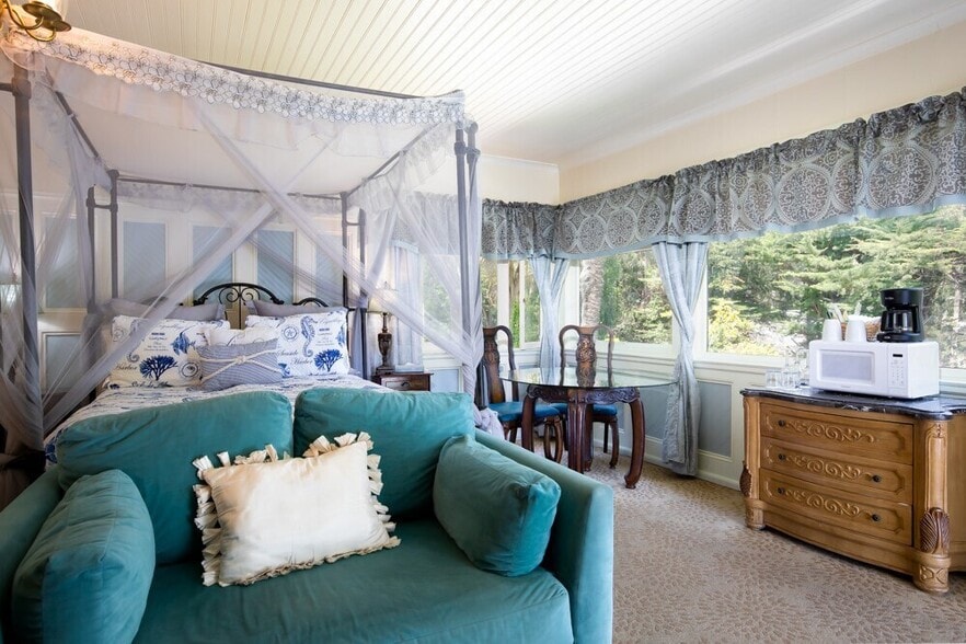 More Photos Of 620 El Salto Dr, Capitola Hospitality For Sale