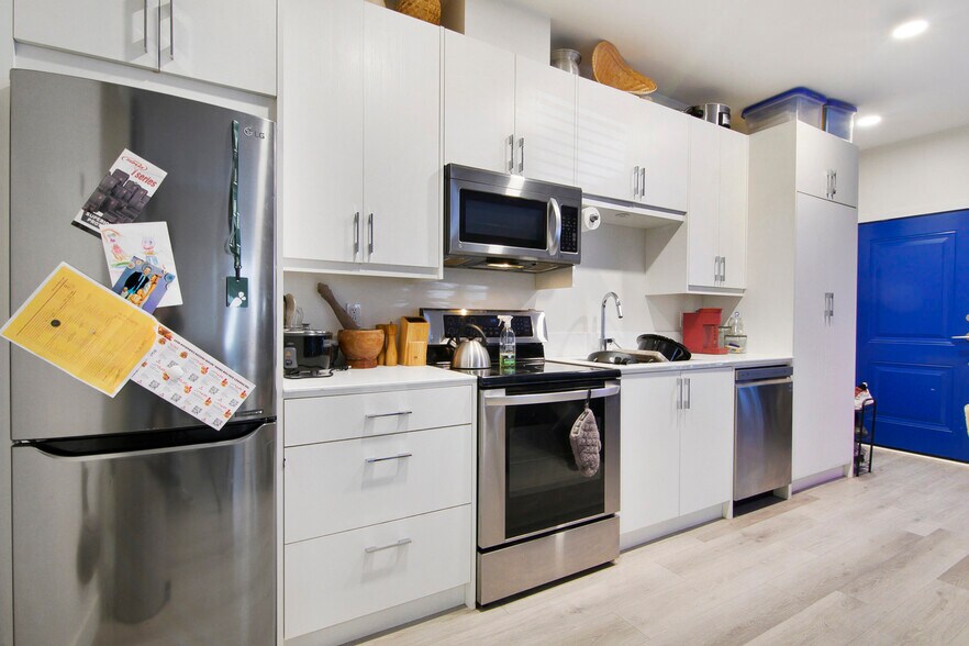 More Photos Of 124 Calgary Av, Penticton Apartments For Sale