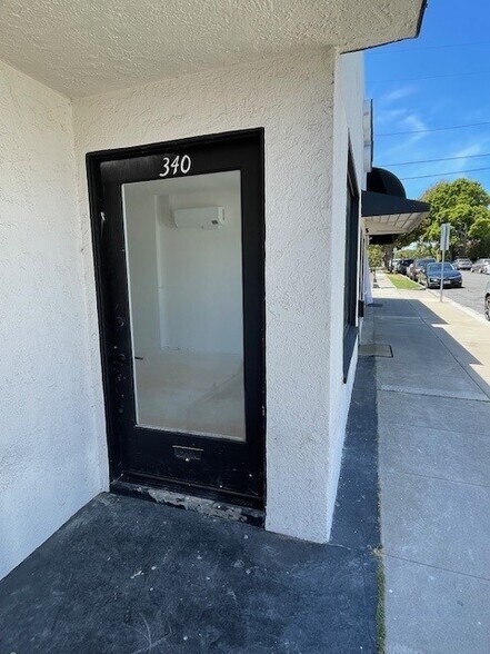 More Photos Of 3701-3711 E Coast Hwy, Corona Del Mar Storefront For Lease