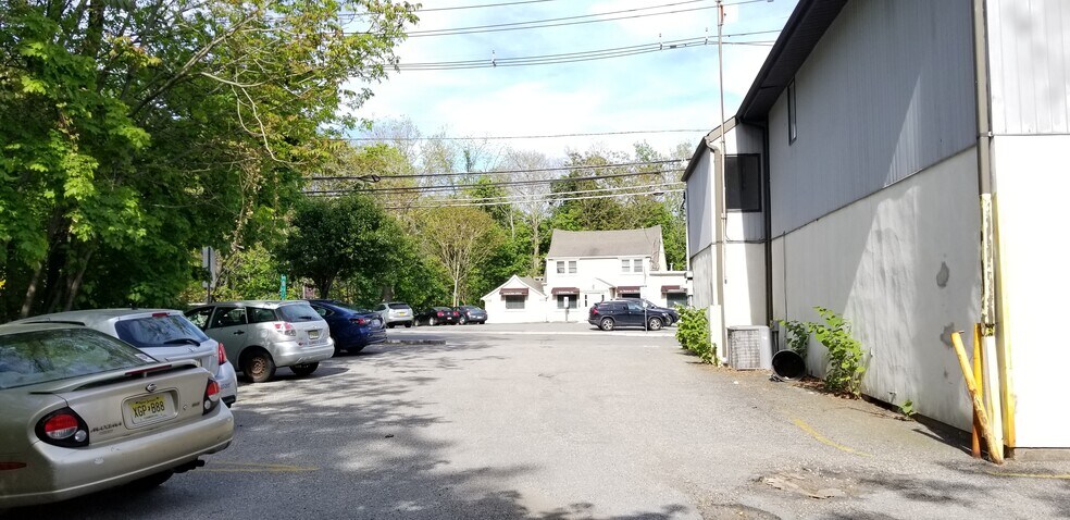 More Photos Of 614 Pompton Ave, Cedar Grove Freestanding For Sale