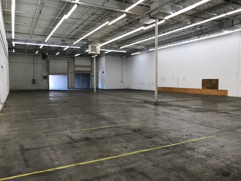 More Photos Of 5240-5300 Valley Industrial Blvd S, Shakopee Warehouse For Lease