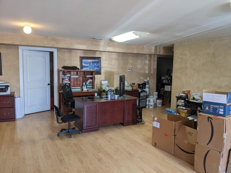 More Photos Of 511 N Fillmore St, Amarillo Flex For Sale