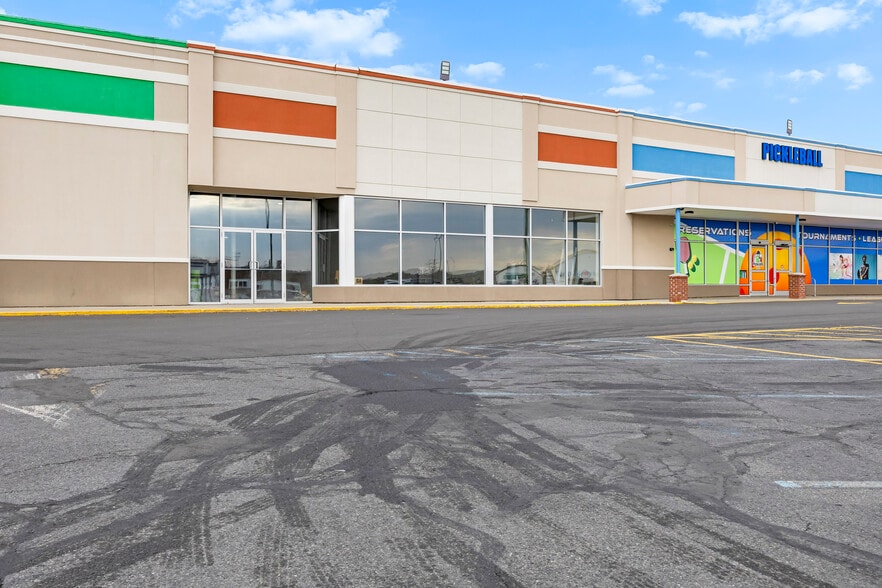 More Photos Of 90 Broadway, Menands Storefront For Lease