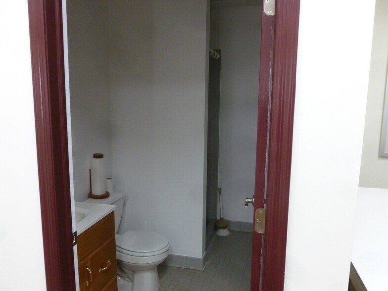 More Photos Of 10 1st St, Lodi Office For Sale