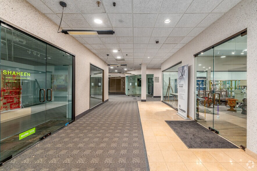More Photos Of 23533 Mercantile Rd, Beachwood Showroom For Lease
