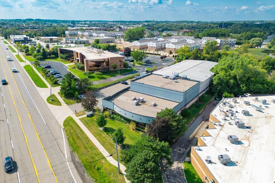 More Photos Of 42350 Grand River Ave, Novi Office For Sale