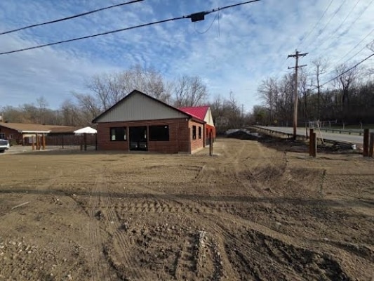 More Photos Of 9620 N Dixie Hwy, Franklin Freestanding For Sale