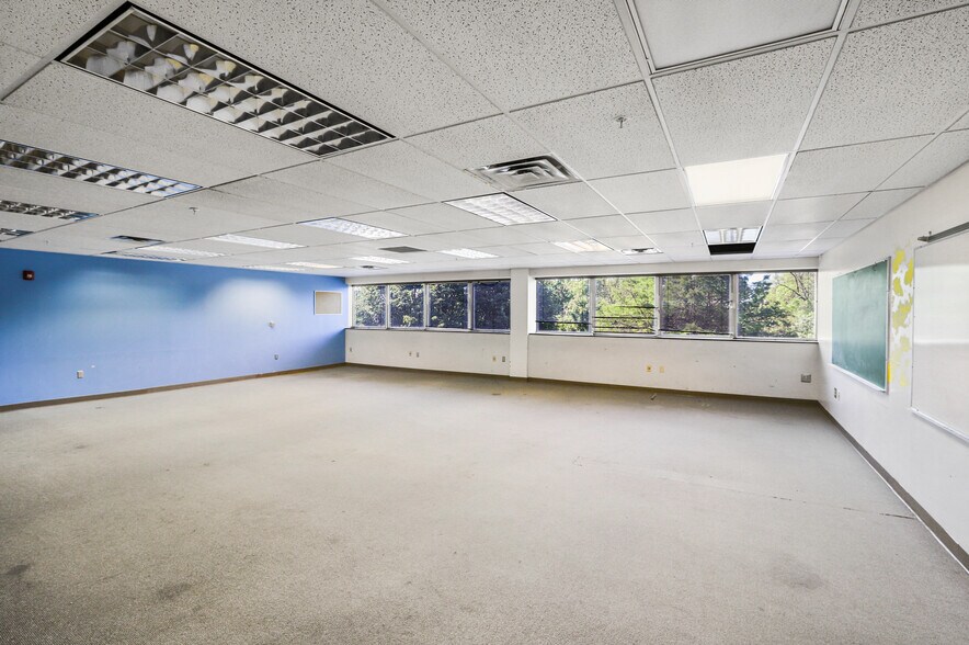 More Photos Of 184 Salem Ave, Dayton Office Residential For Lease