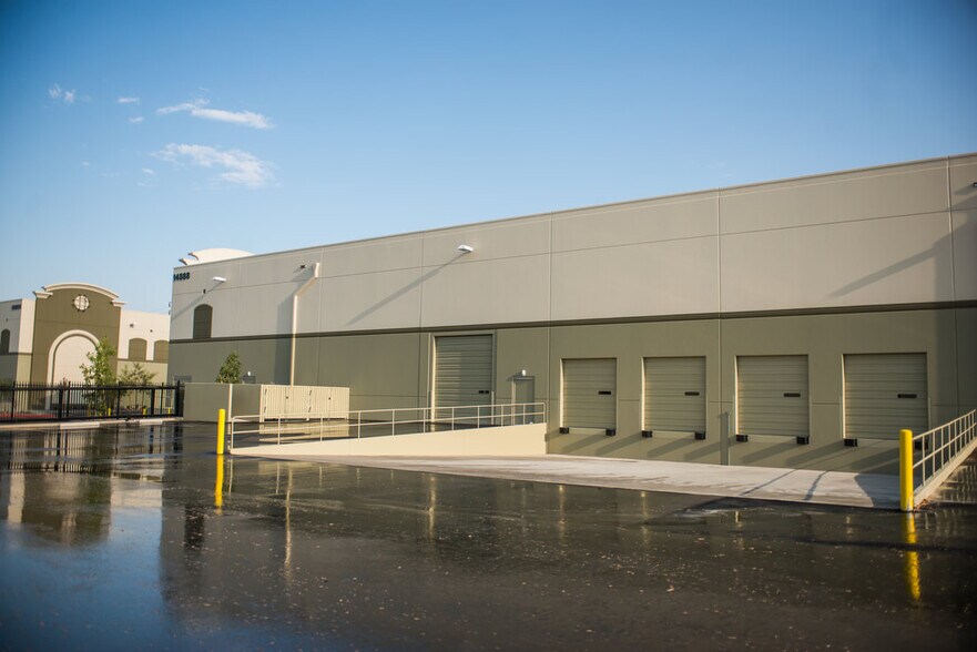More Photos Of 14868 Los Angeles St, Irwindale Manufacturing For Lease
