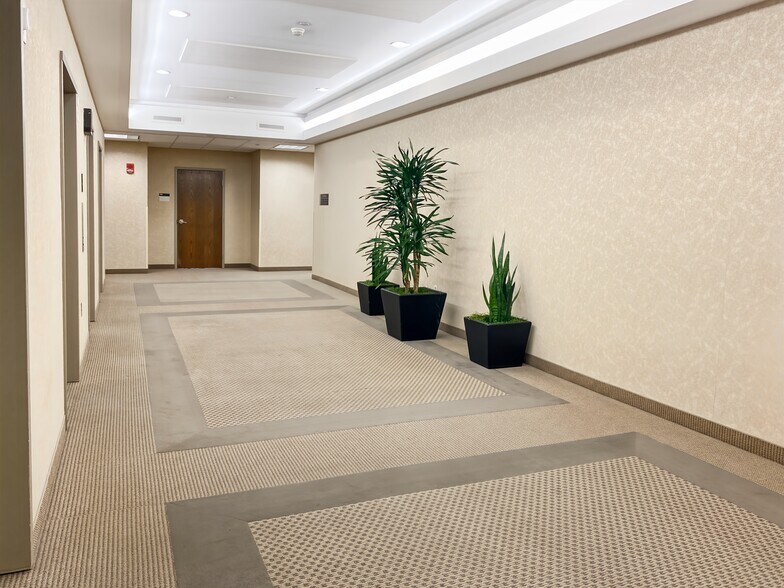 More Photos Of 800 S Gay St, Knoxville Coworking Space