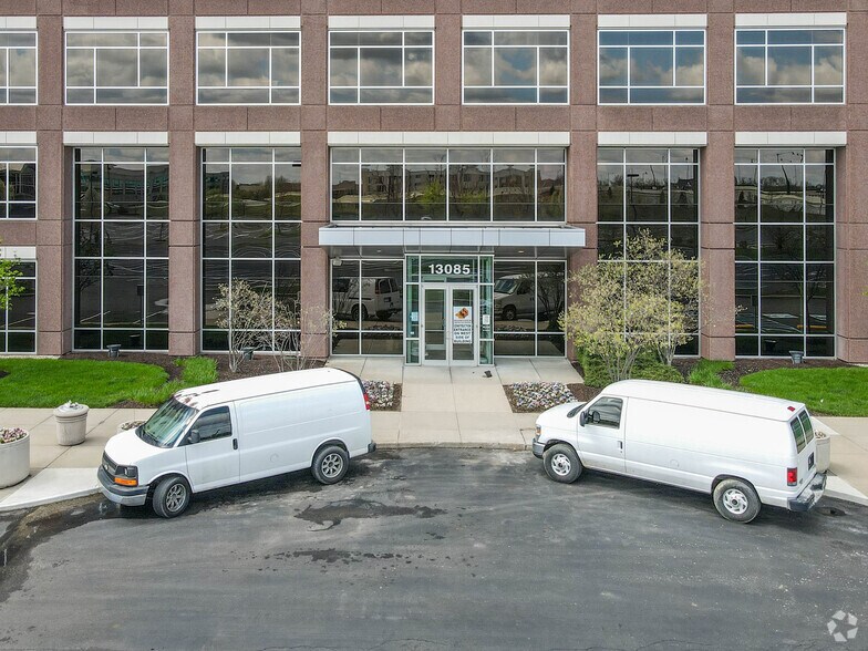More Photos Of 13085 Hamilton Crossing Blvd, Carmel Office For Lease
