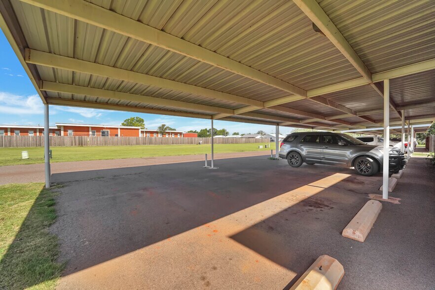 More Photos Of 1501 Wade St, Sayre Apartments For Sale