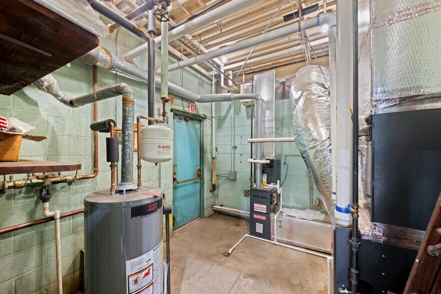 More Photos Of 325 Bridge St, Old Forge Manufacturing For Lease