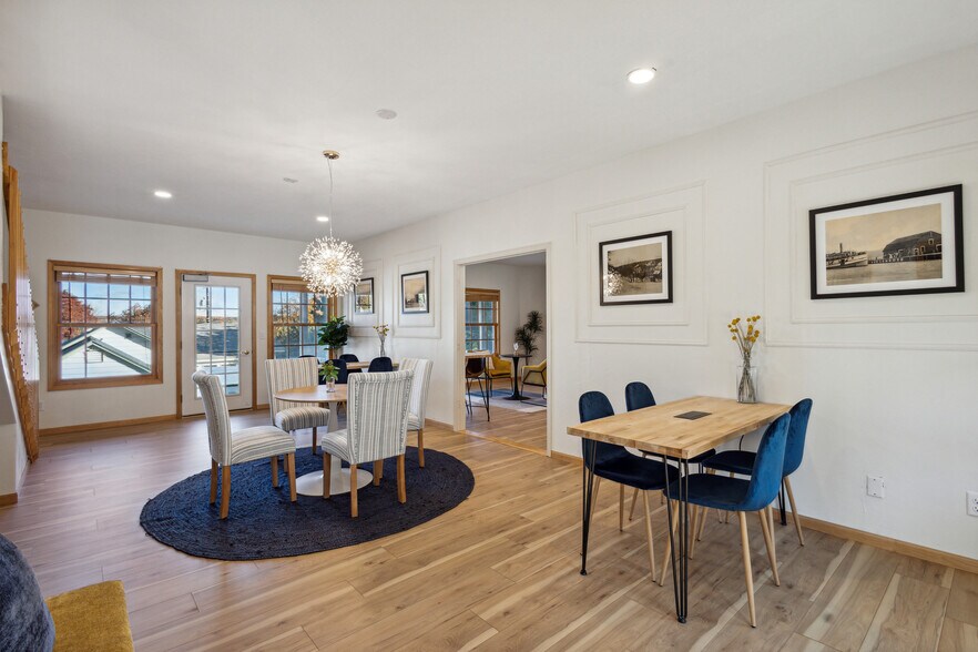 More Photos Of 4140 Bluff, Fish Creek Storefront Retail Office For Lease