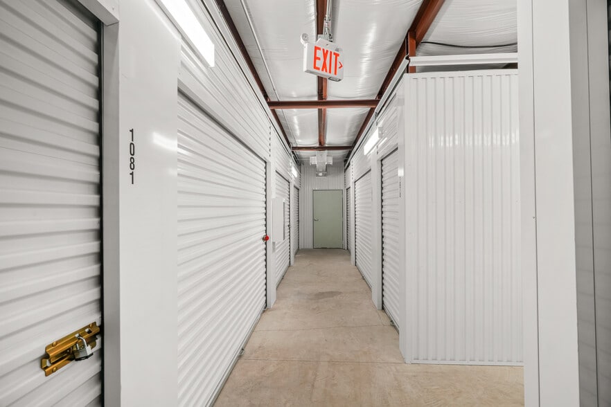 More Photos Of 14150 Pebble Hills Blvd, El Paso Self Storage For Sale