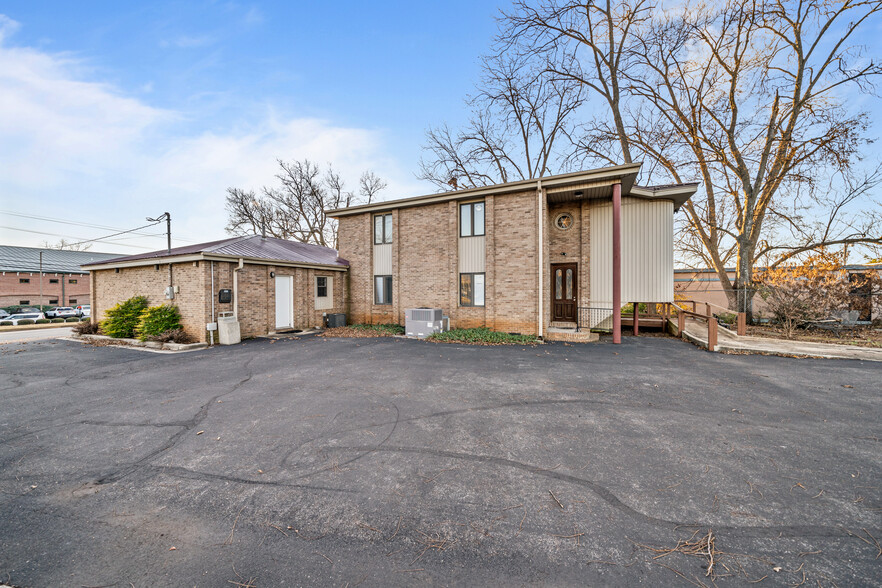 Primary Photo Of 1008 Oakwood Ave NW, Huntsville Office For Lease