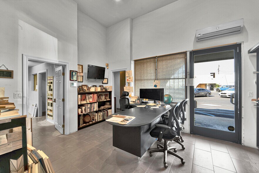 More Photos Of 12970 Branford St, Pacoima Warehouse For Lease