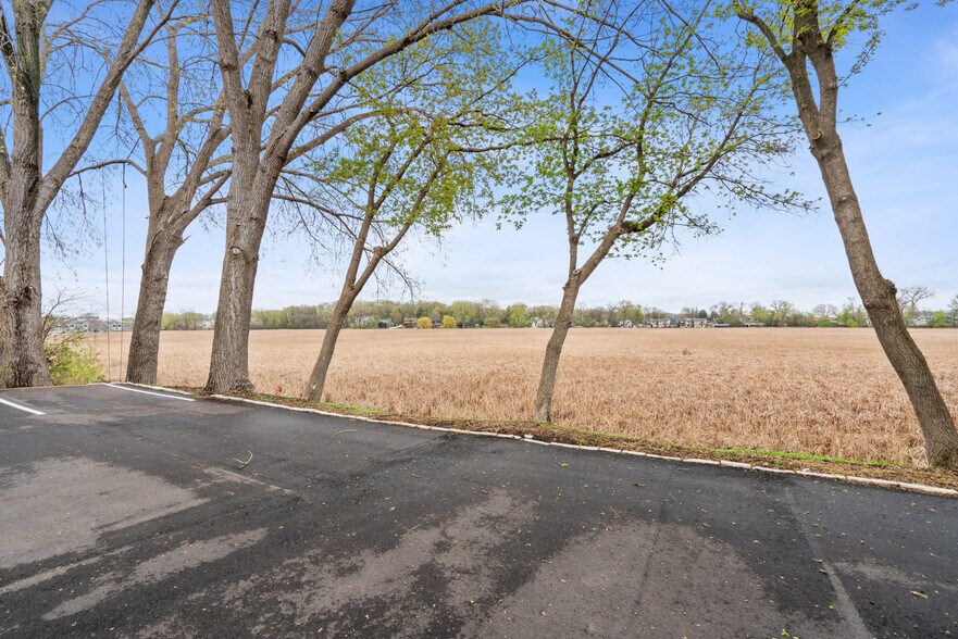 More Photos Of 2434 Commerce Blvd, Mound Office For Sale