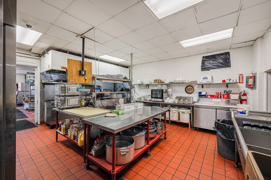 More Photos Of 7100 Sollers Point Rd, Baltimore Restaurant For Sale