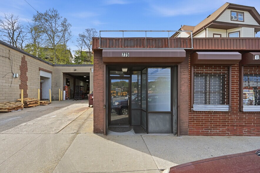 More Photos Of 775 Nepperhan Ave, Yonkers Multifamily For Sale