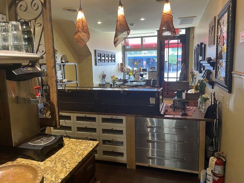 More Photos Of 917 Elm St, Manchester Storefront Retail Office For Sale