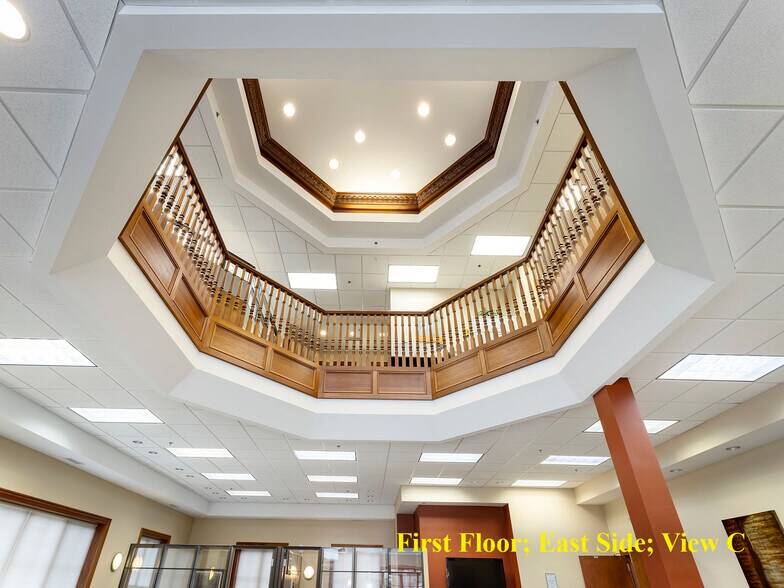 More Photos Of 739 North Ave, Glendale Heights Loft Creative Space For Sale