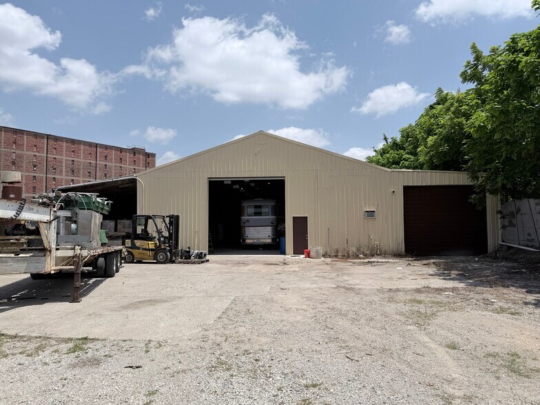 More Photos Of 3111 Dixie Hwy, Louisville Warehouse For Sale