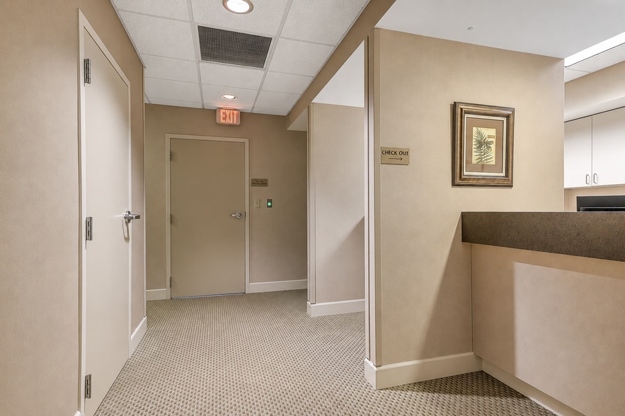 More Photos Of 822 Broad St, Kingsport Medical For Lease