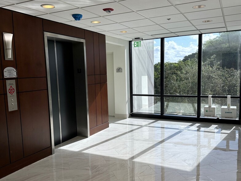 More Photos Of 1401 Forum Way, West Palm Beach Medical For Lease