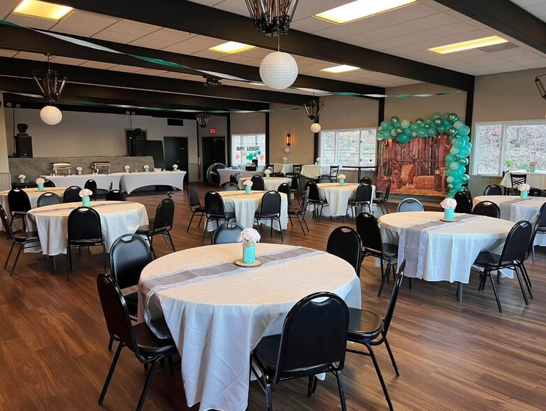 More Photos Of 4919 State Road 144, Hartford Restaurant For Sale