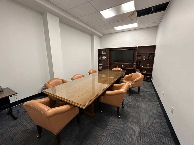 More Photos Of 275 Read St, Portland Flex For Sale