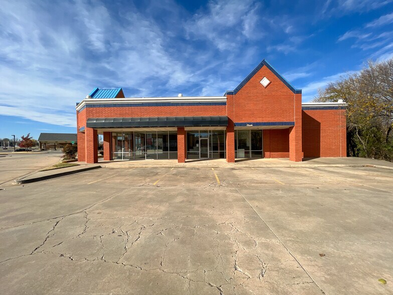 More Photos Of 5959 NW Expressway St, Oklahoma City Freestanding For Lease