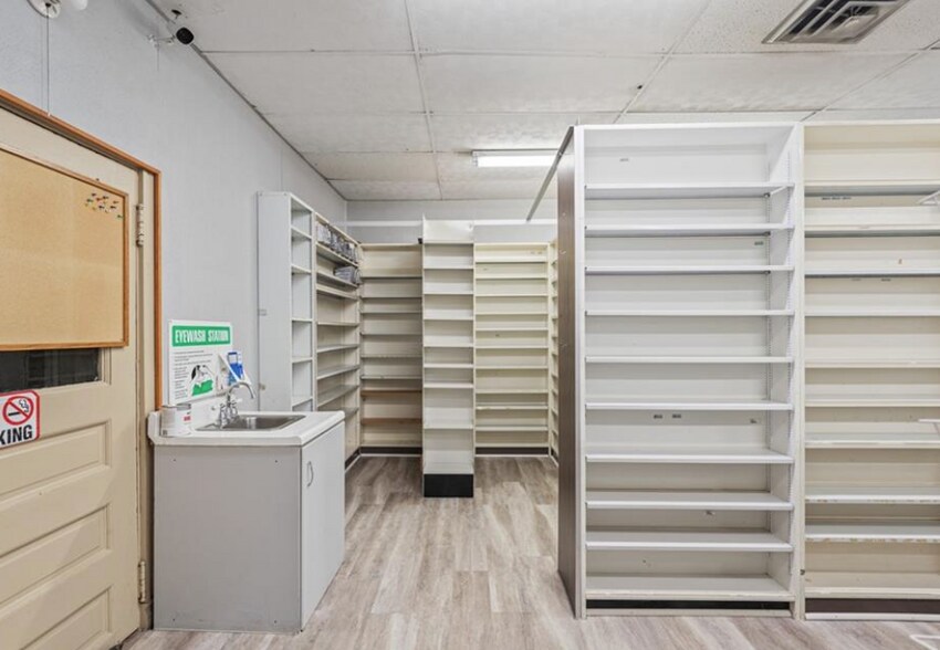 More Photos Of 320-322 3rd St, California Storefront Retail Residential For Sale