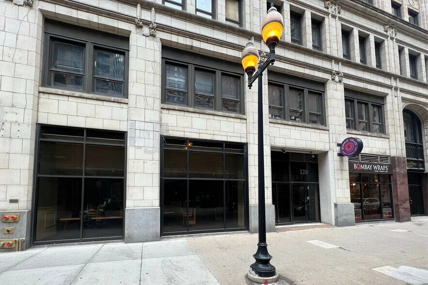 Primary Photo Of 205 W Randolph St, Chicago Office For Lease