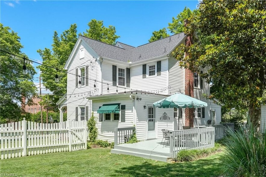 More Photos Of 17 E Main St, Thomasville Storefront Retail Office For Sale