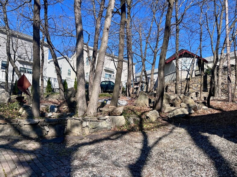 More Photos Of 18 Highland Rd, Stamford Land For Sale