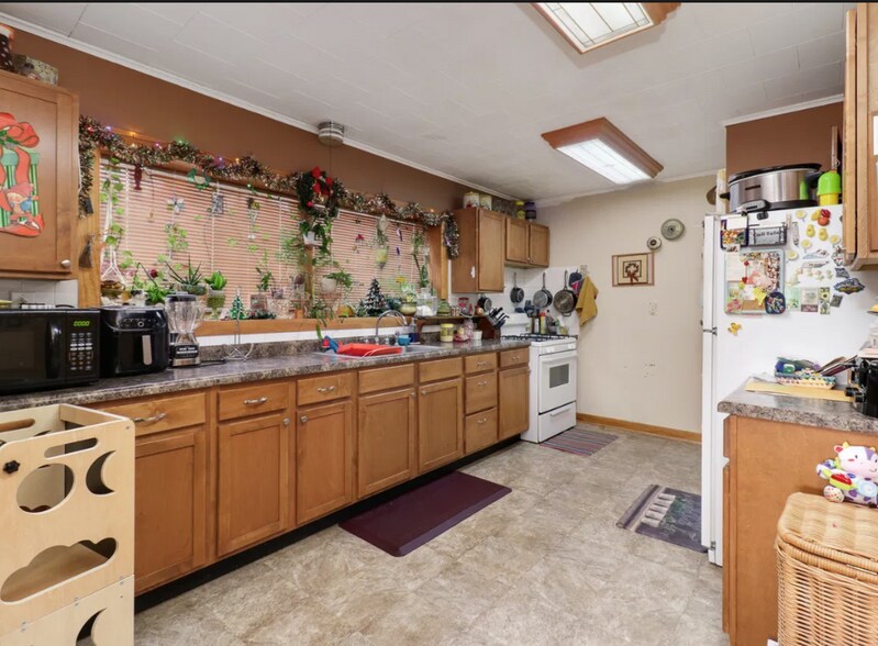 More Photos Of 311 McKinley St, Deer Creek Apartments For Sale