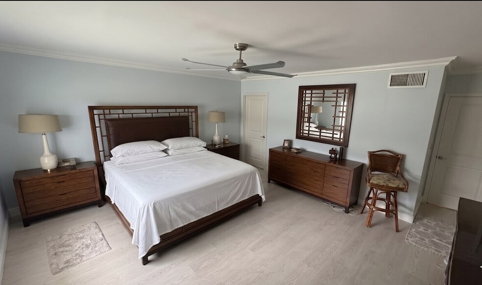 More Photos Of 2800 N Surf Rd, Hollywood Hospitality For Sale