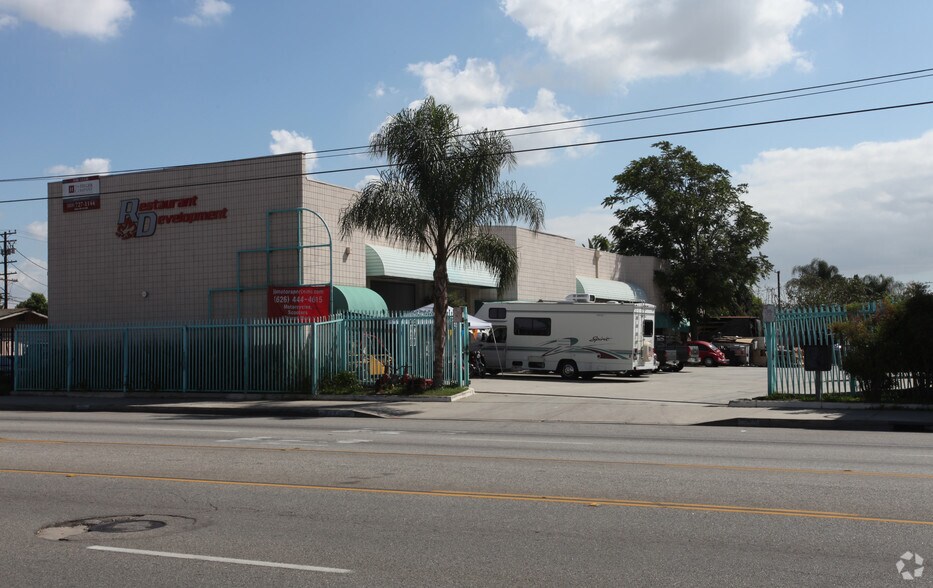 More Photos Of 2328-2330 Durfee Ave, El Monte Service For Lease