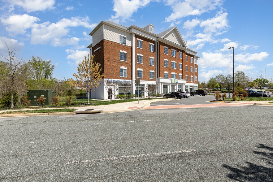 More Photos Of 2200 Carl D Silver Pkwy, Fredericksburg Hotel For Lease