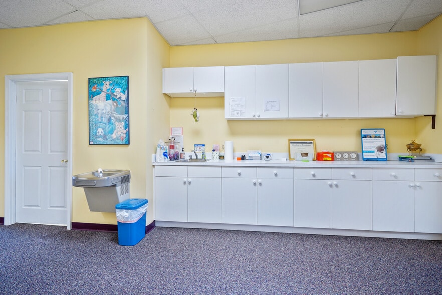 More Photos Of 4437 Brookfield Corporate Dr, Chantilly Medical For Sale