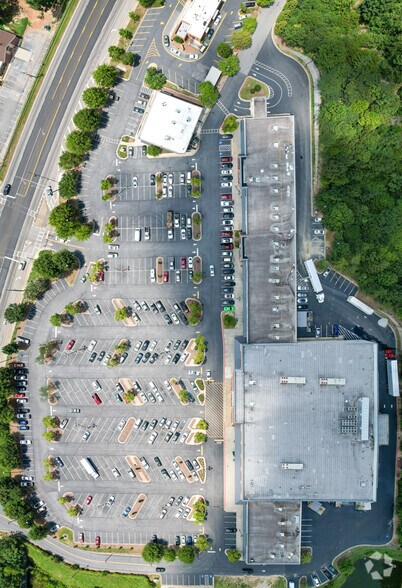 More Photos Of 1025 Veterans Memorial Hwy SE, Mableton Unknown For Lease