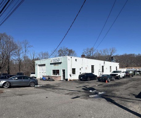 Primary Photo Of 419 W Main St, Smithtown Auto Repair For Sale