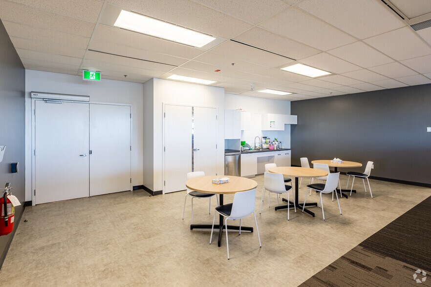 More Photos Of 750 & 770 Palladium Dr, Ottawa Unknown For Lease