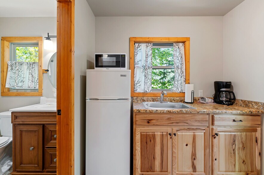 More Photos Of 10888 Rimrock Pl, Spearfish Hotel For Sale