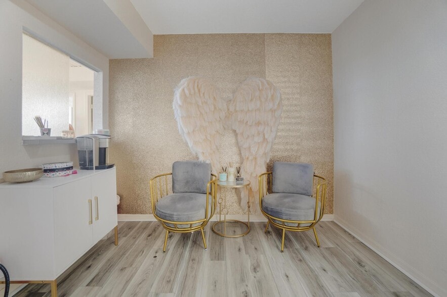 More Photos Of 1720 Harrison St, Hollywood Office Residential For Lease